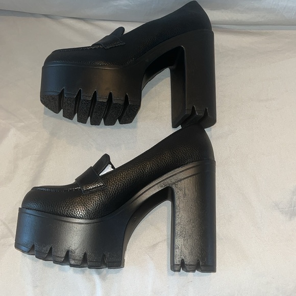 Y2K Look Unbranded Mary Jane 5” Pumps in black faux leather Euro Size 39 - Picture 3 of 9
